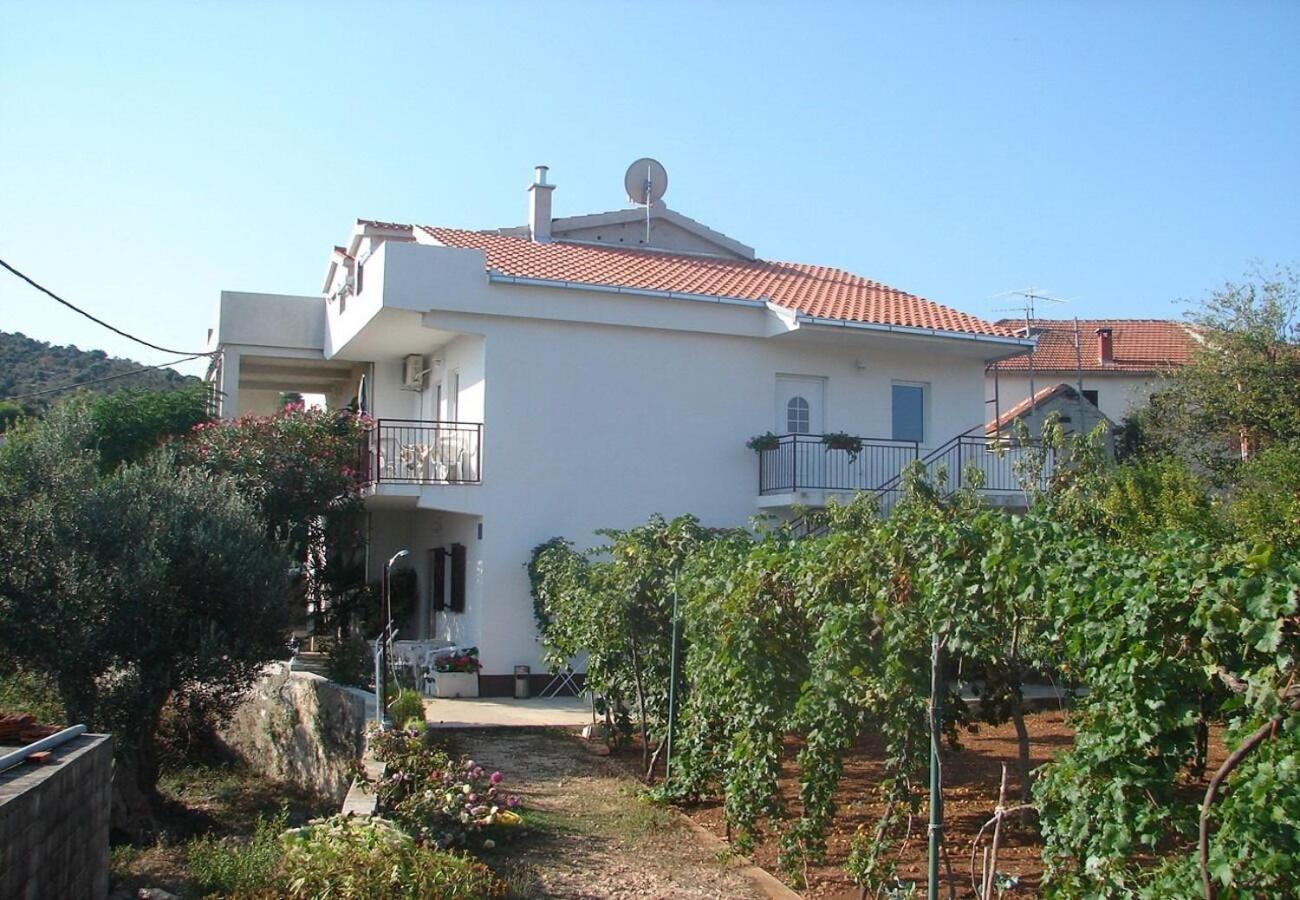 Apartment Slaven Vinišće Eksteriør billede